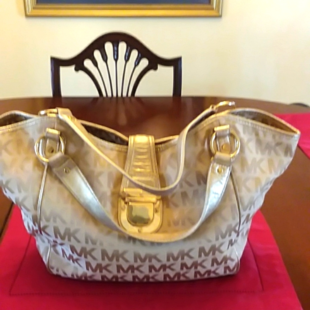 Michael Kors Gold Shoulder Bag Excellent Condition